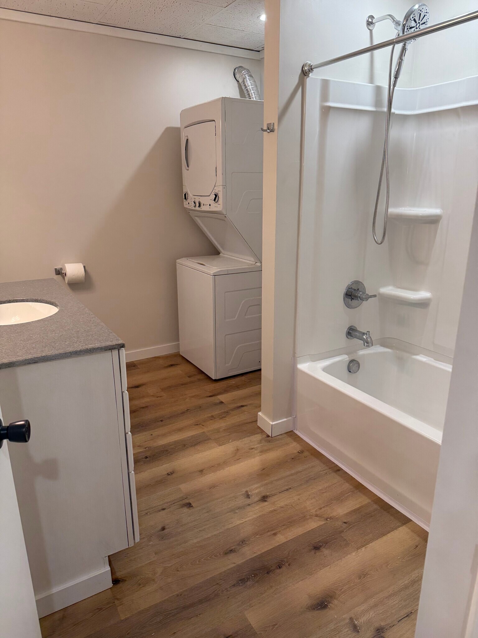 Front bathroom - 134 Maple St