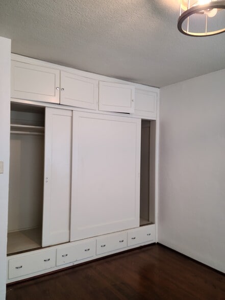 Building Photo - 1493 N Harrison Ave