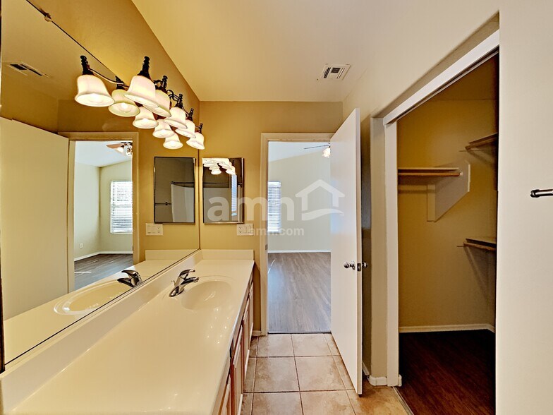 Building Photo - 35324 N Happy Jack Dr