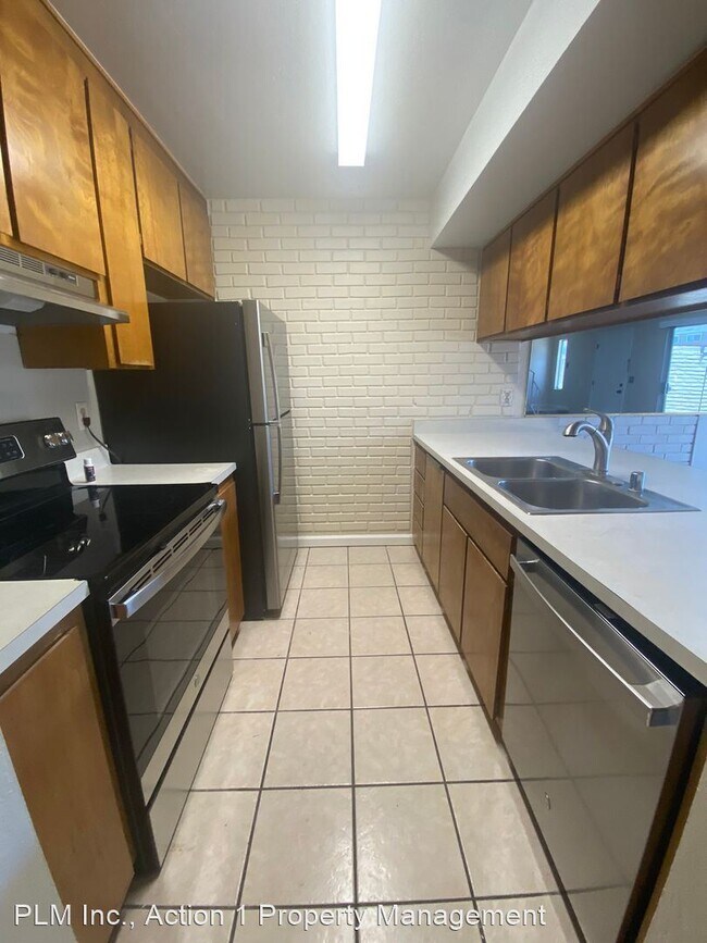Building Photo - 2 br, 1.5 bath House - 3956 Lake TahoeTerrace