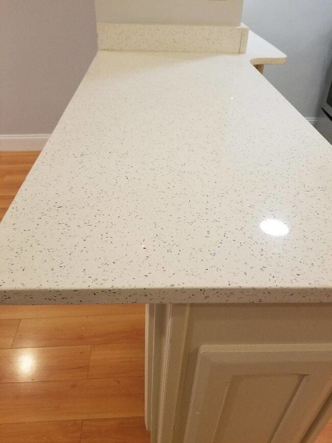 Building Photo - 140-17 84th Dr