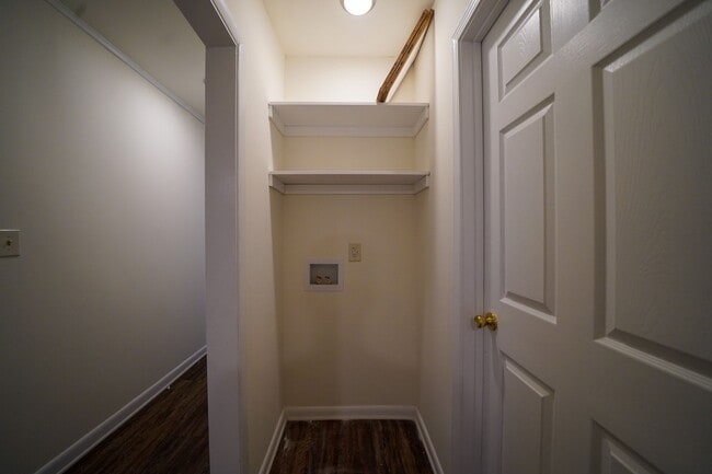 Building Photo - 1/2 MO/OFF SPECIAL - 3 bed/2 bath with yard work included