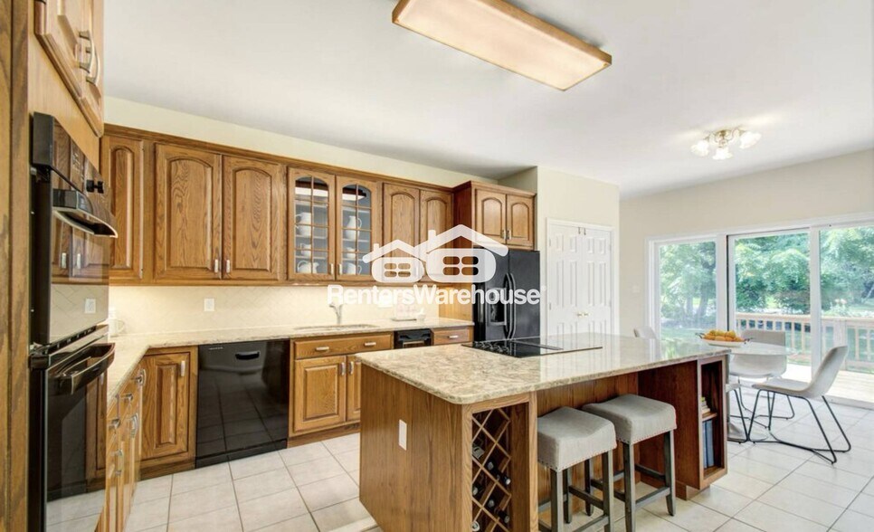 Building Photo - 6212 Massachusetts Ave