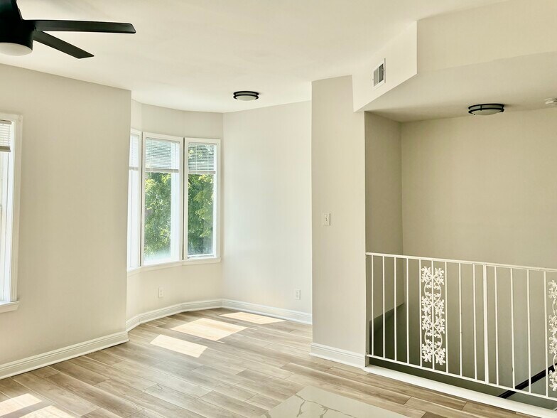 Building Photo - 2747 Armand Pl