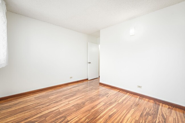 Building Photo - Ala Wai Townhome #1002