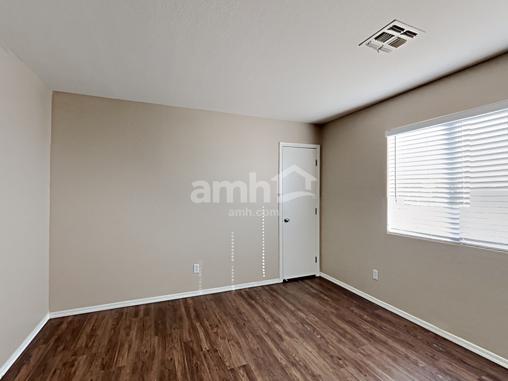 Building Photo - 1117 E Dust Devil Dr