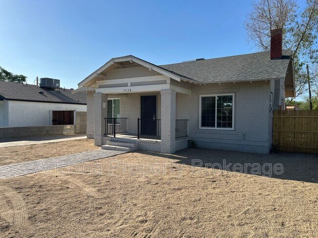 Building Photo - 1538 E Pierce St