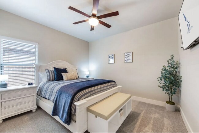 Building Photo - Elegant Home in Northwest Lubbock - Frensh...