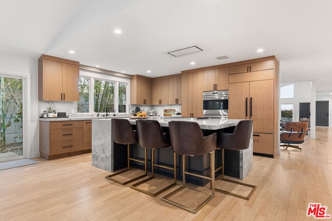 Building Photo - 3355 Alana Dr