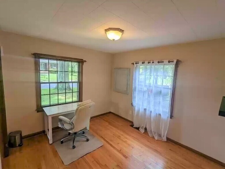 3rd BR or office on main level - 1404 29th St