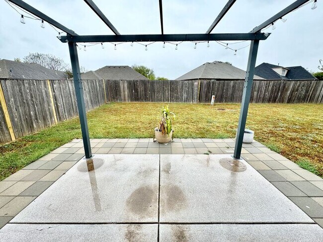 Building Photo - 8916 N 155th E Ave