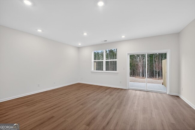 Building Photo - 140 Hazel Dr