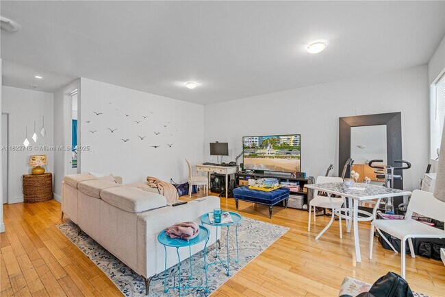 Building Photo - 7950 Tatum Waterway Dr