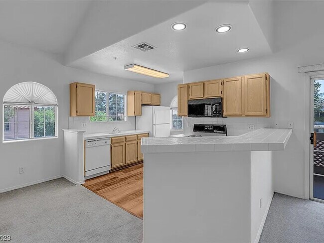 Building Photo - 2925 Wigwam Pky
