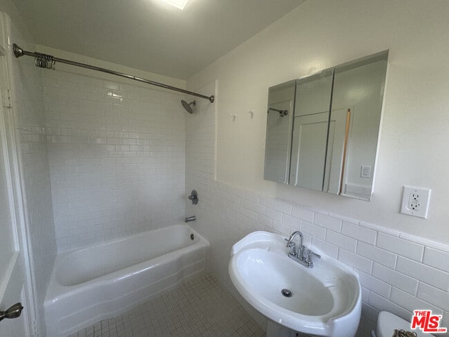 Building Photo - 5259 1/2 Village Green