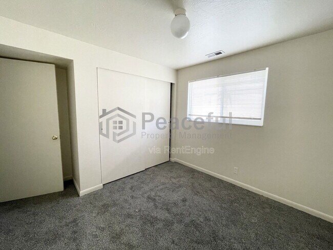 Building Photo - 4693 S Arlington Park Dr