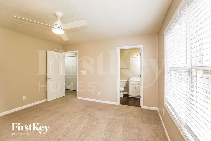 Building Photo - 3508 Clover Hill Dr