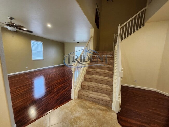 Building Photo - 4 bedroom 3 bath near schools and parks