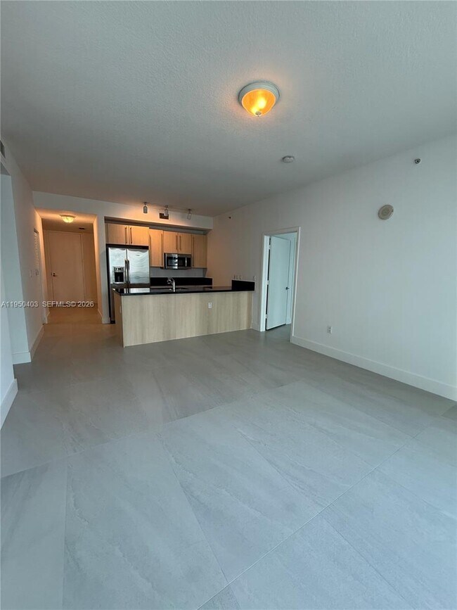 Building Photo - 1111 SW 1st Ave