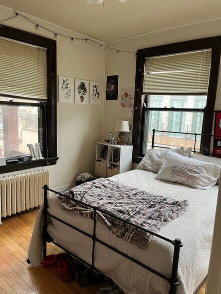 Building Photo - 612 Howard Plz