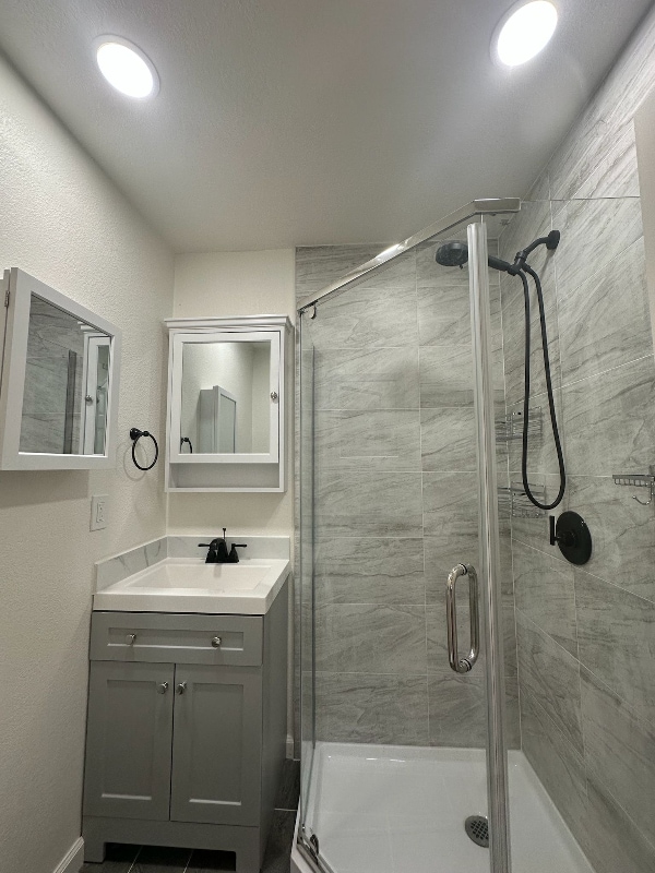 Building Photo - 3903 Manzanita Ct