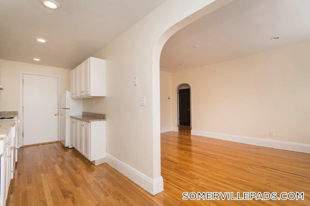 Building Photo - 123 Highland Ave