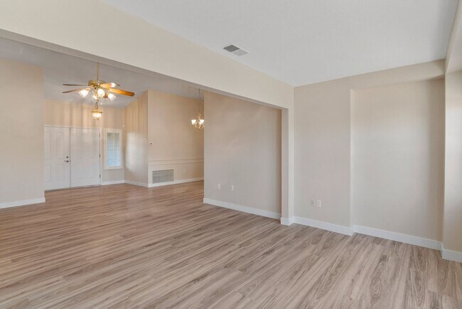 Building Photo - Gorgeous 2 Bed 2 Bath Single Story home in...