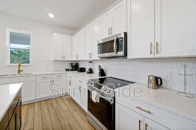 Building Photo - 2186 Derwent Dr