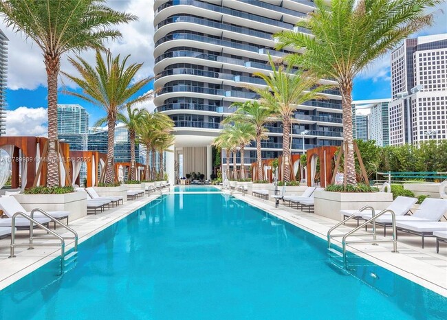 Building Photo - 801 S Miami Ave