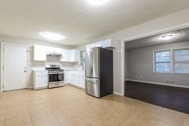 Building Photo - 1650 Bagpipe Pl