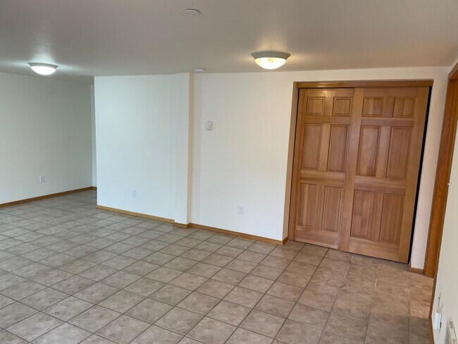 Main living area with large closet that extends behind wall - 2171 NE Multnomah St