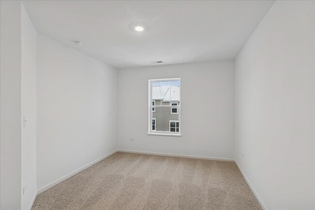 Building Photo - 406 Red Oak Cir