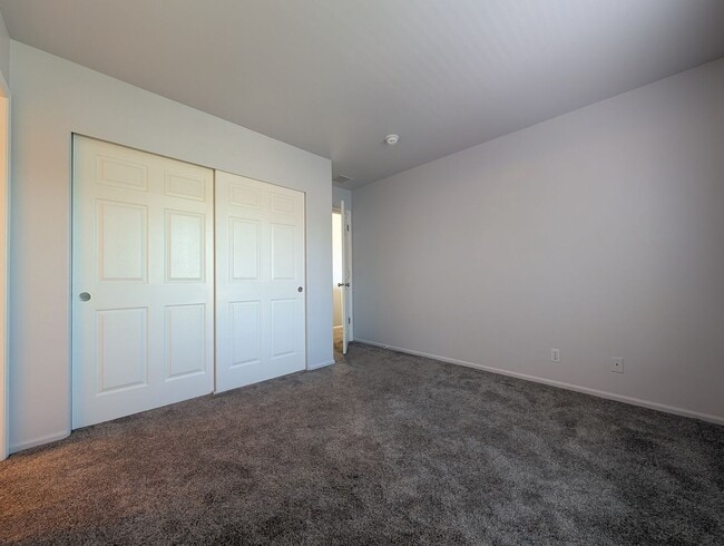 Building Photo - Beautiful 3-Bedroom, 2-Bath Home In The Barger Area of Eugene