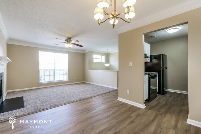 Building Photo - Comfortable Two-Story Living in Decatur