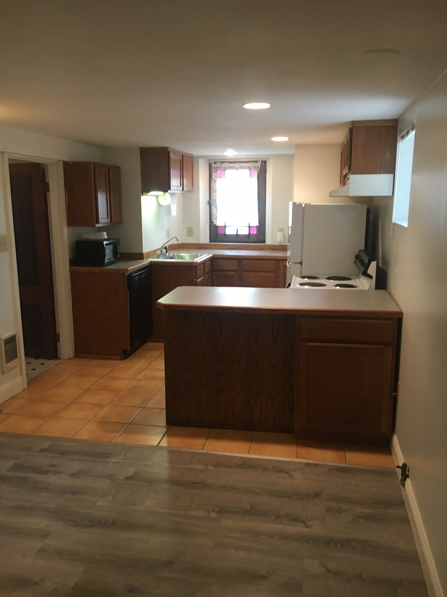 Building Photo - 1391 Franklin Ave