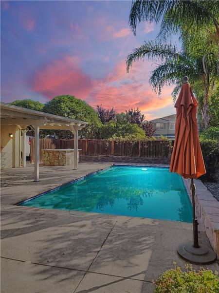 Building Photo - 2321 Star Lilly St