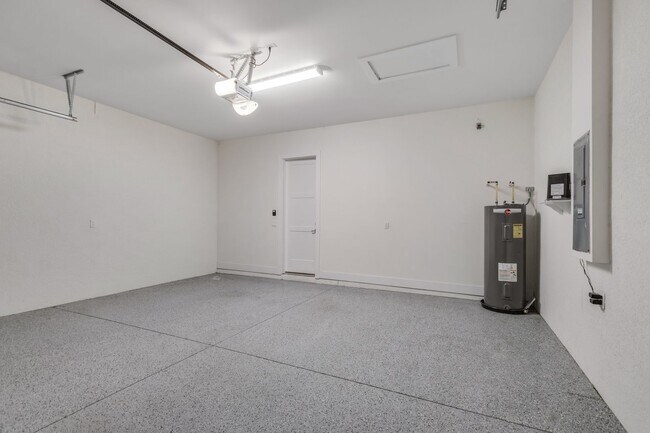 Building Photo - ** SEAHORSE AT CAMBRIA ** 3 BED + DEN - 3....