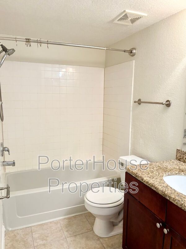 Building Photo - 5164 Conroy Rd