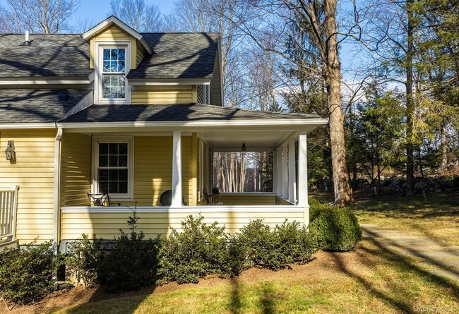 Building Photo - 6 Starr Ridge Rd