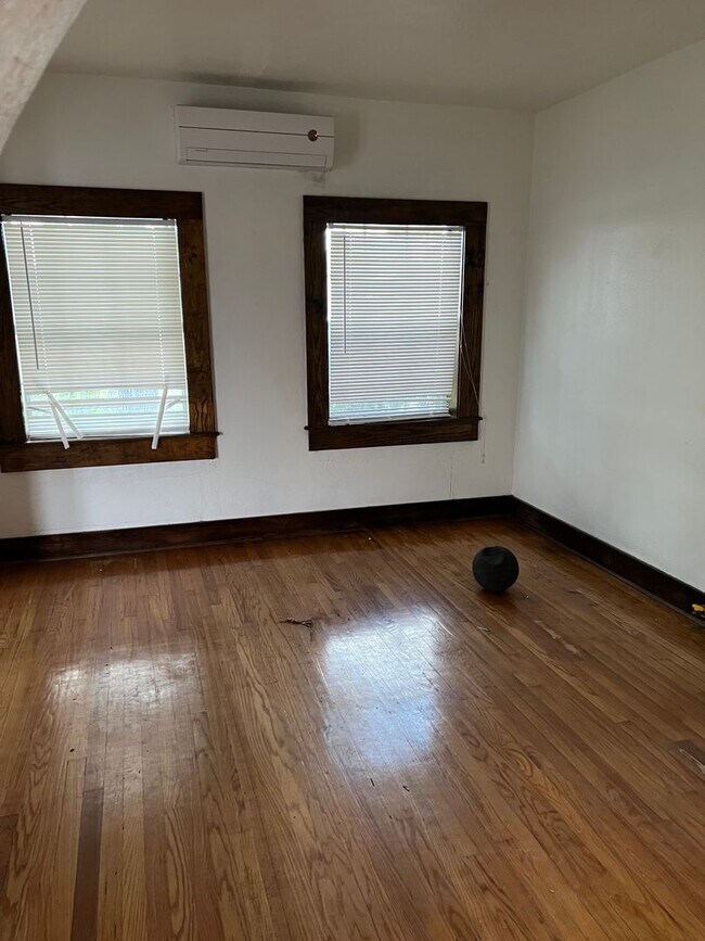 Building Photo - New Rental!!!!