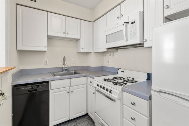 Building Photo - 21 Bowdoin St