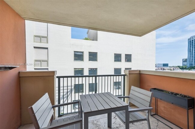 Building Photo - 2951 S Bayshore Dr