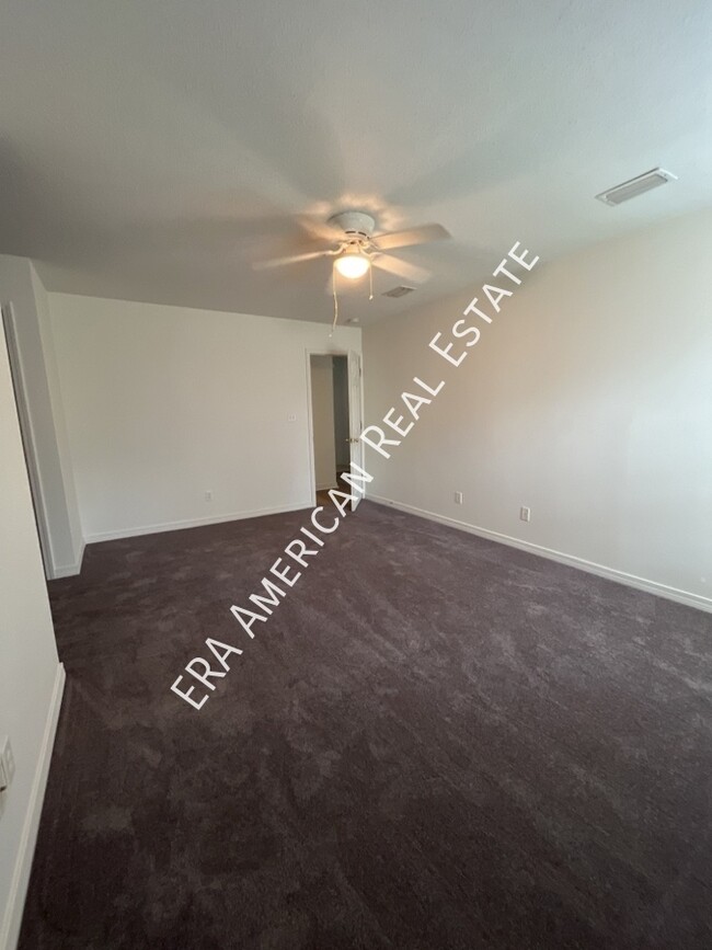 Building Photo - 4621 Bobolink Way