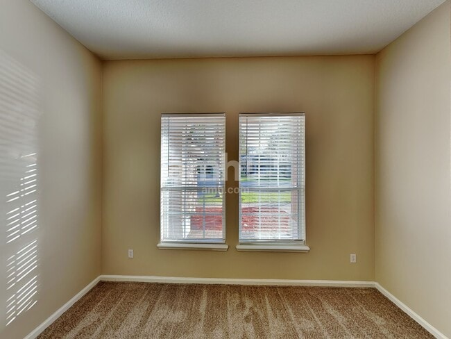 Building Photo - 1943 Wages Way S