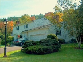 Building Photo - 3 Fernleigh Dr