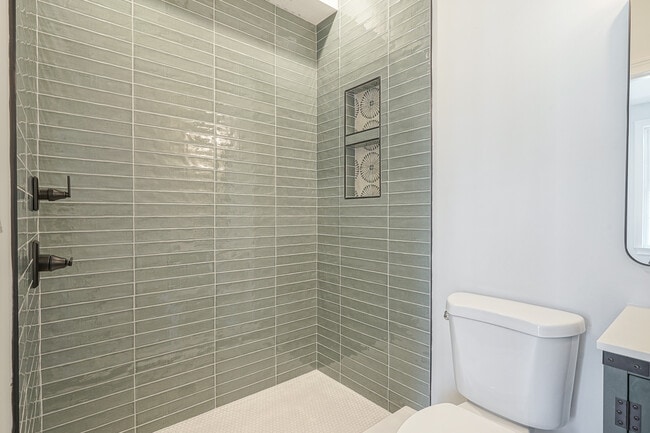 Building Photo - 1127 S 20th St