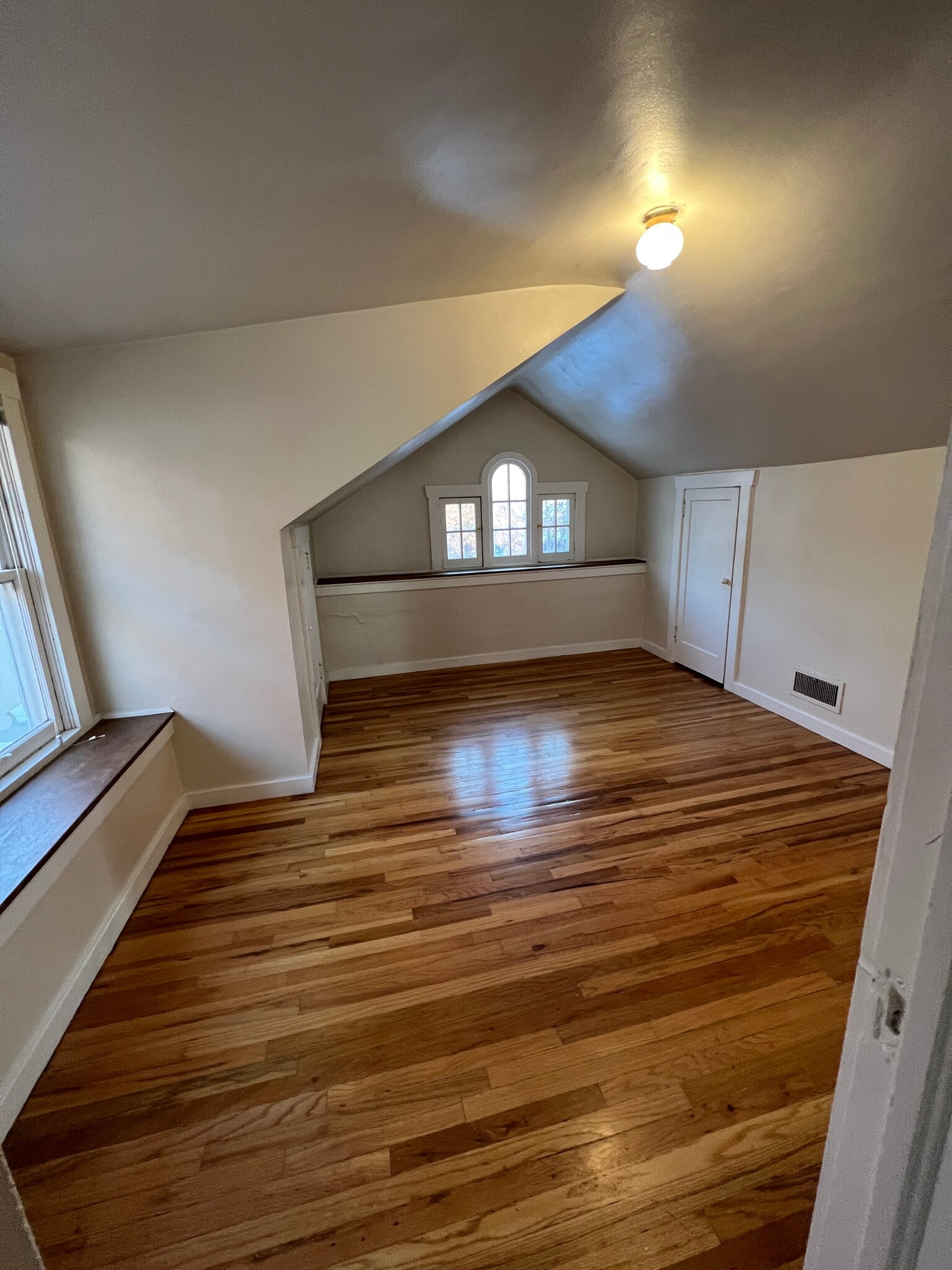 Bedroom - 123 C St