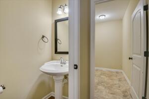 Building Photo - 3631 Mossland Dr