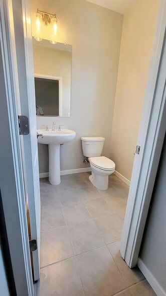 Building Photo - 4404 Sierra Pine Way