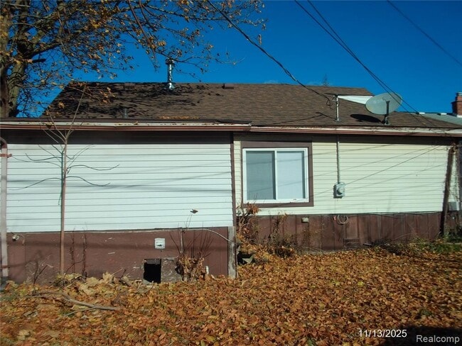 Building Photo - 17048 Lowell St